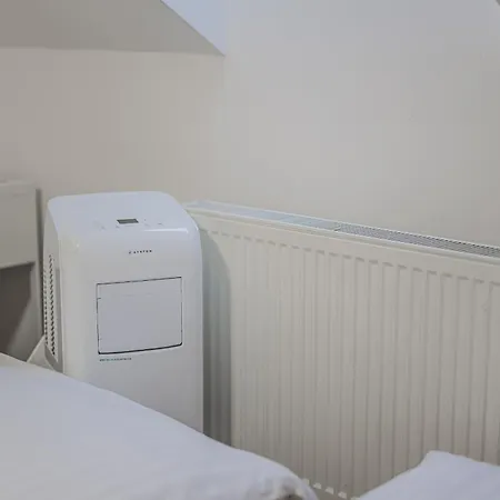 Apartment Flat Near Castle Stylish & Prime Location 5 Prag