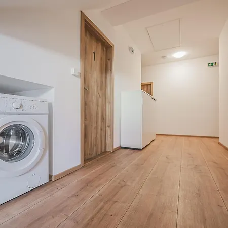 Apartment Flat Near Castle Stylish & Prime Location 5 *
