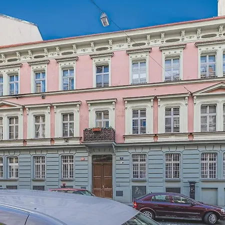 Apartment Flat Near Castle Stylish & Prime Location 5 *