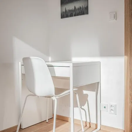 Flat Near Castle Stylish & Prime Location 5 Prag