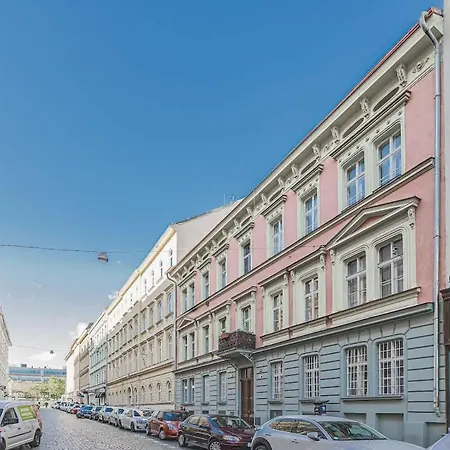 Flat Near Castle Stylish & Prime Location 5 Prag