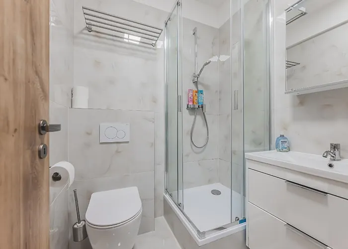 Flat Near Castle Stylish & Prime Location 5