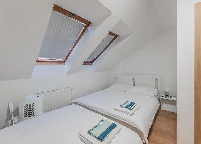 Flat Near Castle Stylish & Prime Location 5 Appartement
